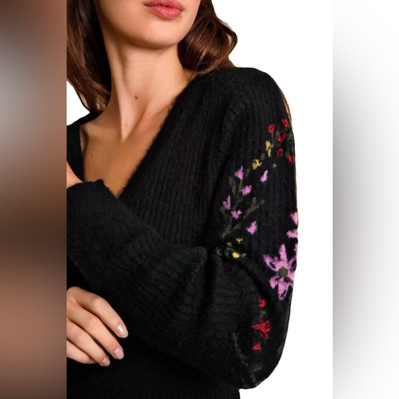 French 80% Wool Sweater Dress with Embroidery - Picture 5 of 5